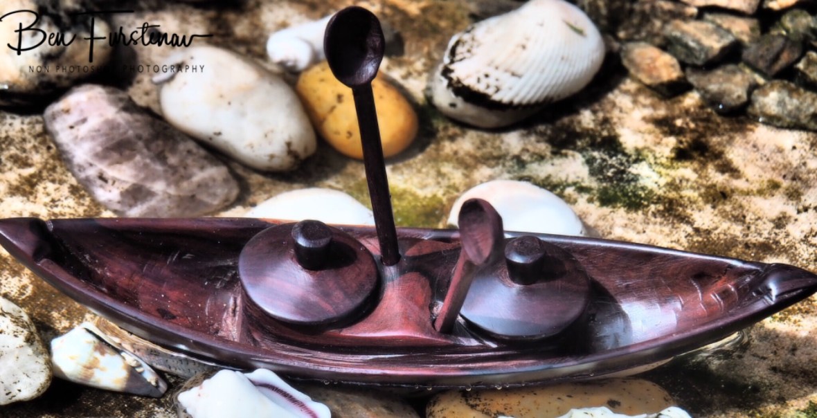 Mini pirogue salt and pepper 