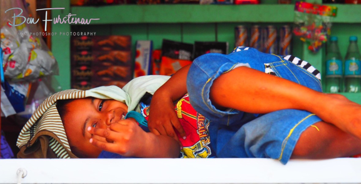 Shop counter entertainment