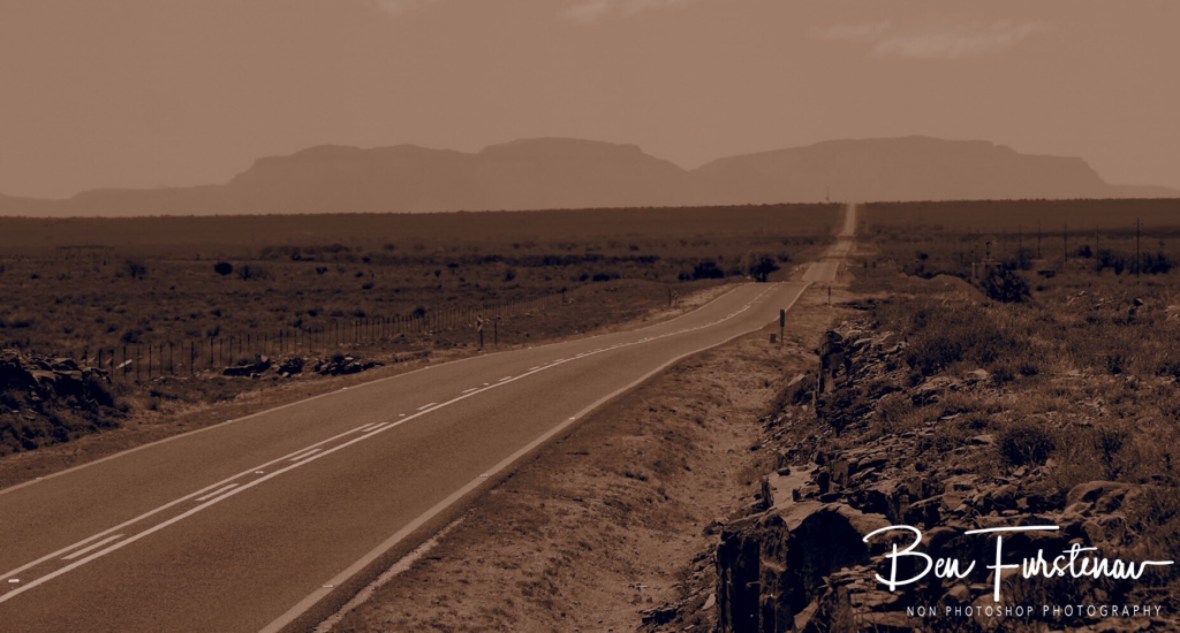 Road in to the mountains ,Free State