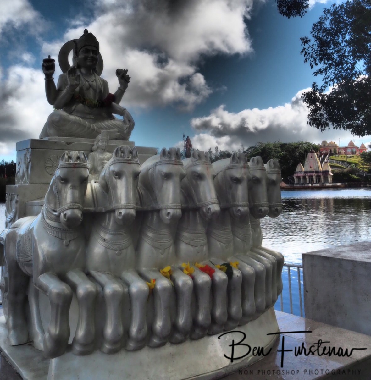 One of many Hindu statues, Grande Bassin