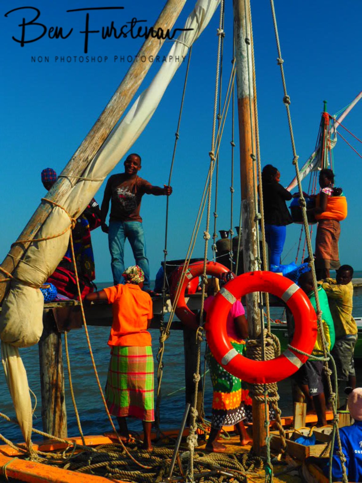 Busy loading and unloading, Santa Maria, Machangulo Peninsula