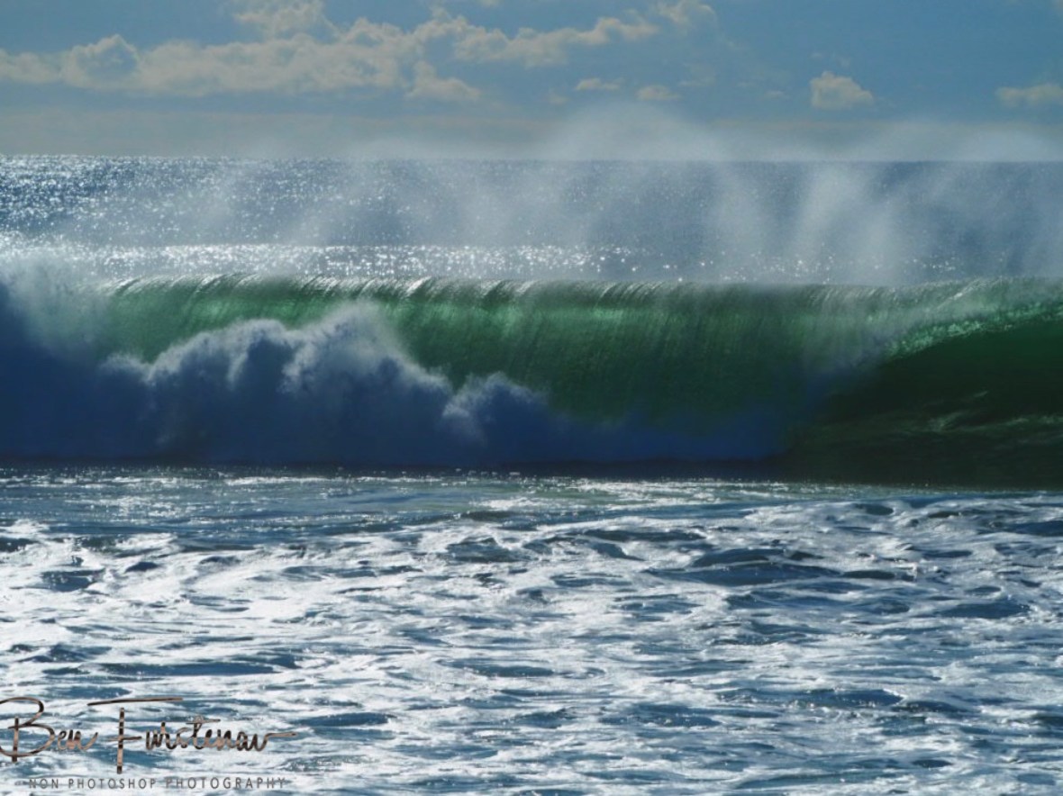Curtain of waves @ Brunswick Heads, Northern New South Wales, Australia
